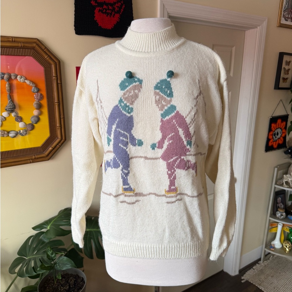 Russ Cream Vintage Turtleneck Knit Sweater with Skating Design
